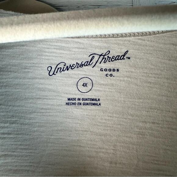 Universal Thread 3 identical, V-neck T-shirts casual cream summer plus size NWT - Picture 4 of 7